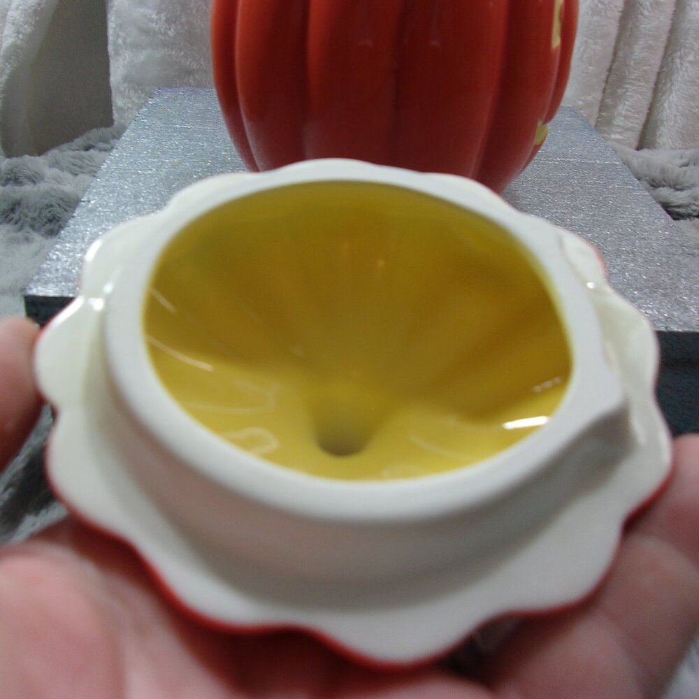 COPY - H-182 VINTAGE HALLMARK LIDDED PUMPKIN JAR/JACK-O-LANTERN TREAT JAR - Picture 6 of 11